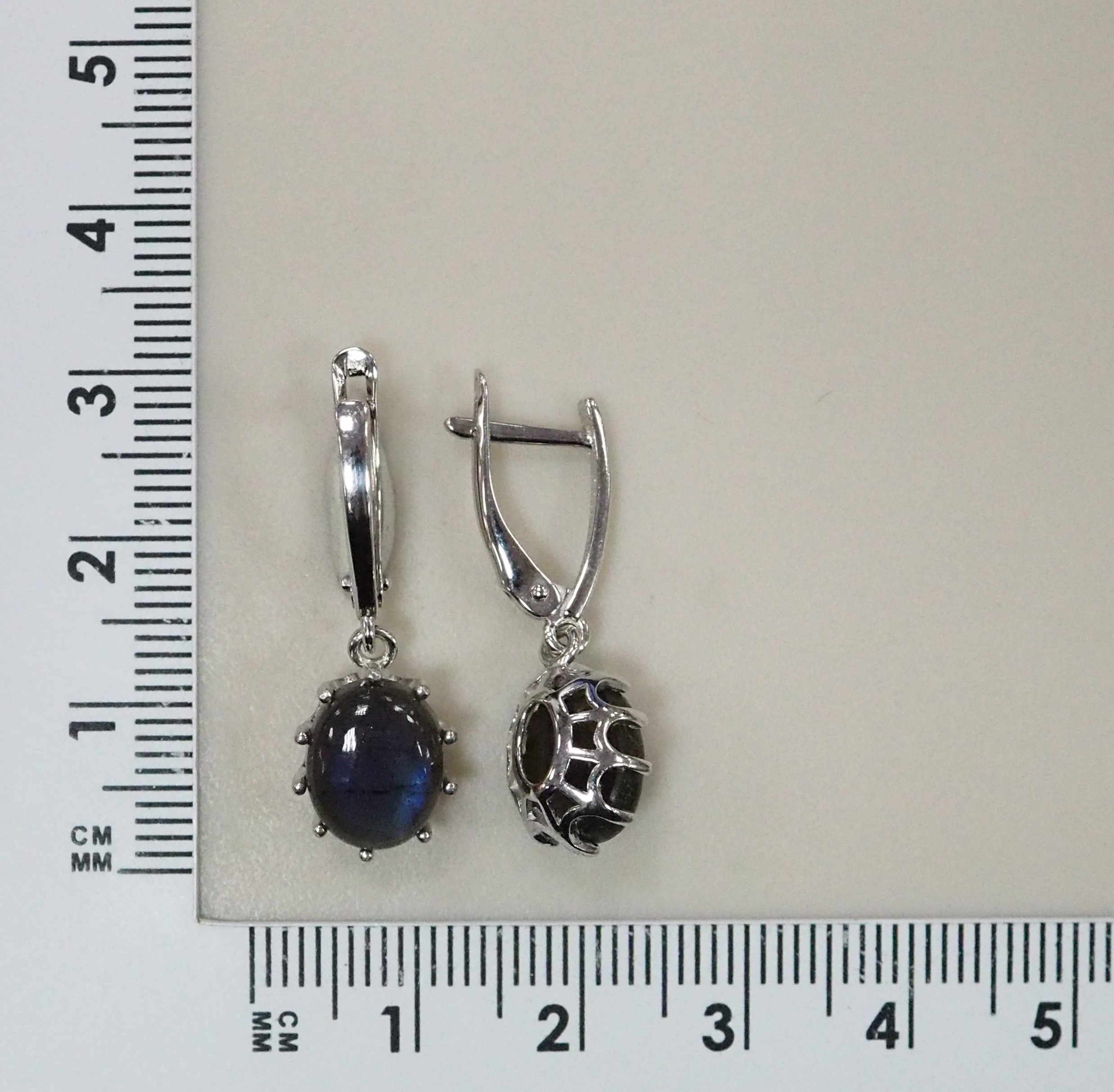 Серебряные серьги с лабрадоритами